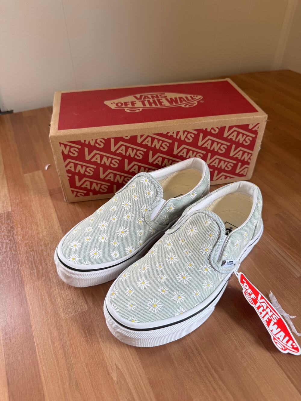 Vans Classic Slip-On (Denim Daisy) size 1 NWT